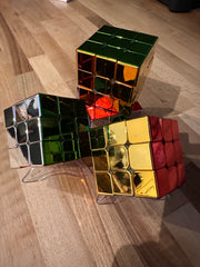 SHINY RUBIX CUBE PUZZLE
