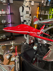 BAE HAWK ‘Red Arrows’ Display Piece Aircraft / Airplane Model 40cm