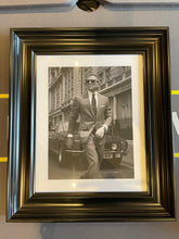 ART CAVE - JAMES BOND ROGER MOORE / DANIEL CRAIG 007