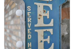 MAN CAVE BAR / GARAGE / BEER LIGHT UP SIGN ** BEST SELLING **