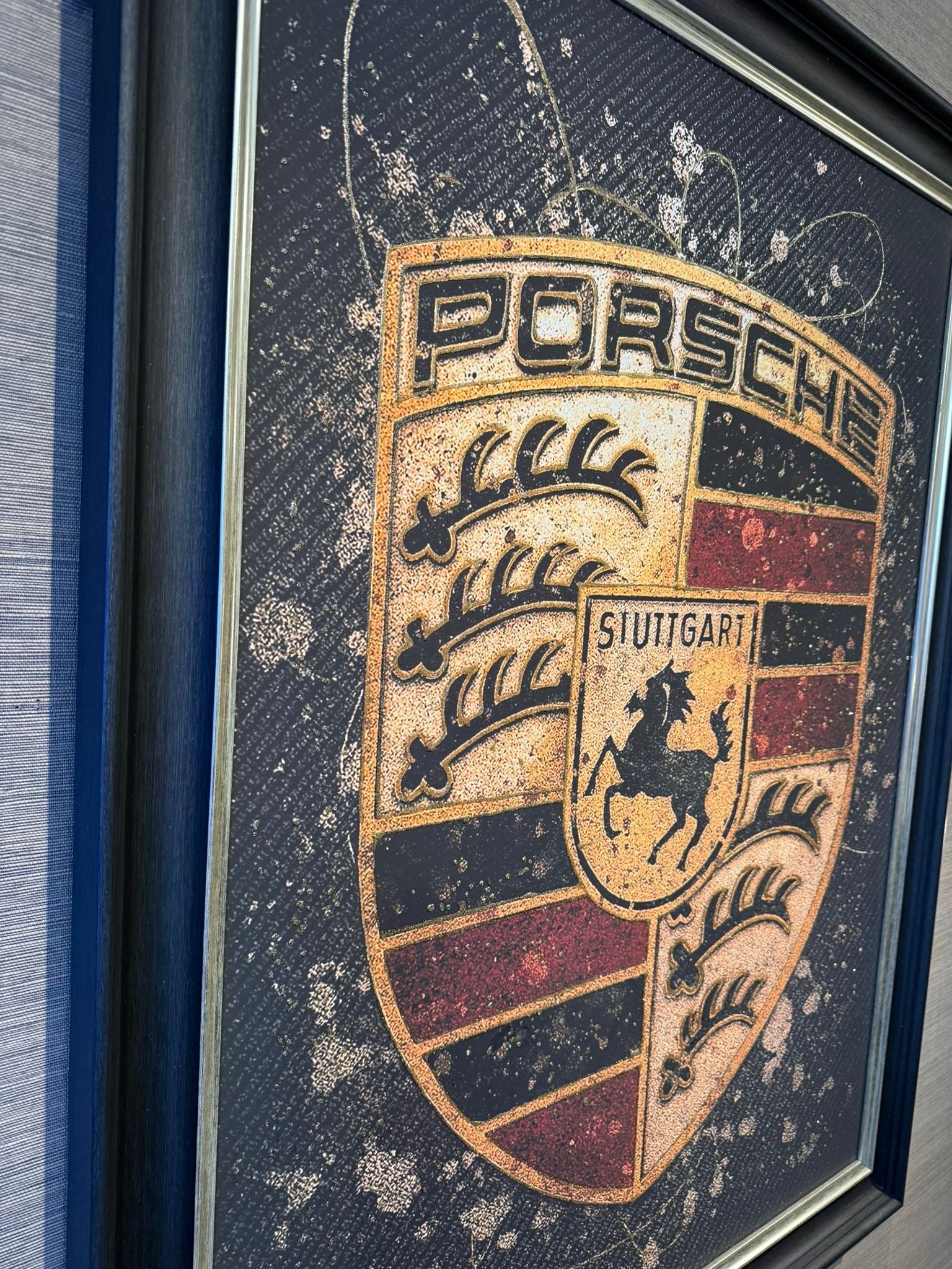 ART CAVE - Porsche Crest Ex-Large 120x90 - The Man Cave Broadway