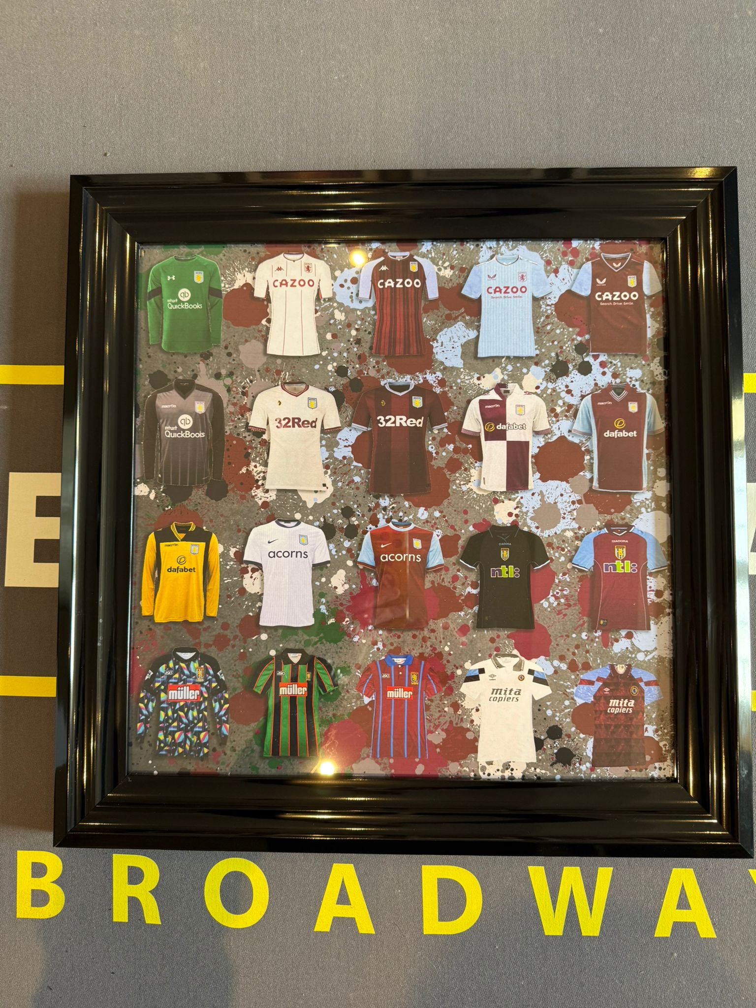 ART CAVE - RETRO FOOTBALL SHIRT PICTURE 40x40 - The Man Cave Broadway