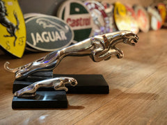 RETRO LEAPING CAT DISPLAY PIECE