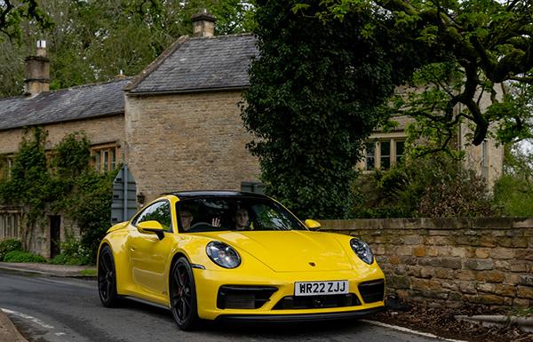 Porsche 911 Carrera 4 GTS