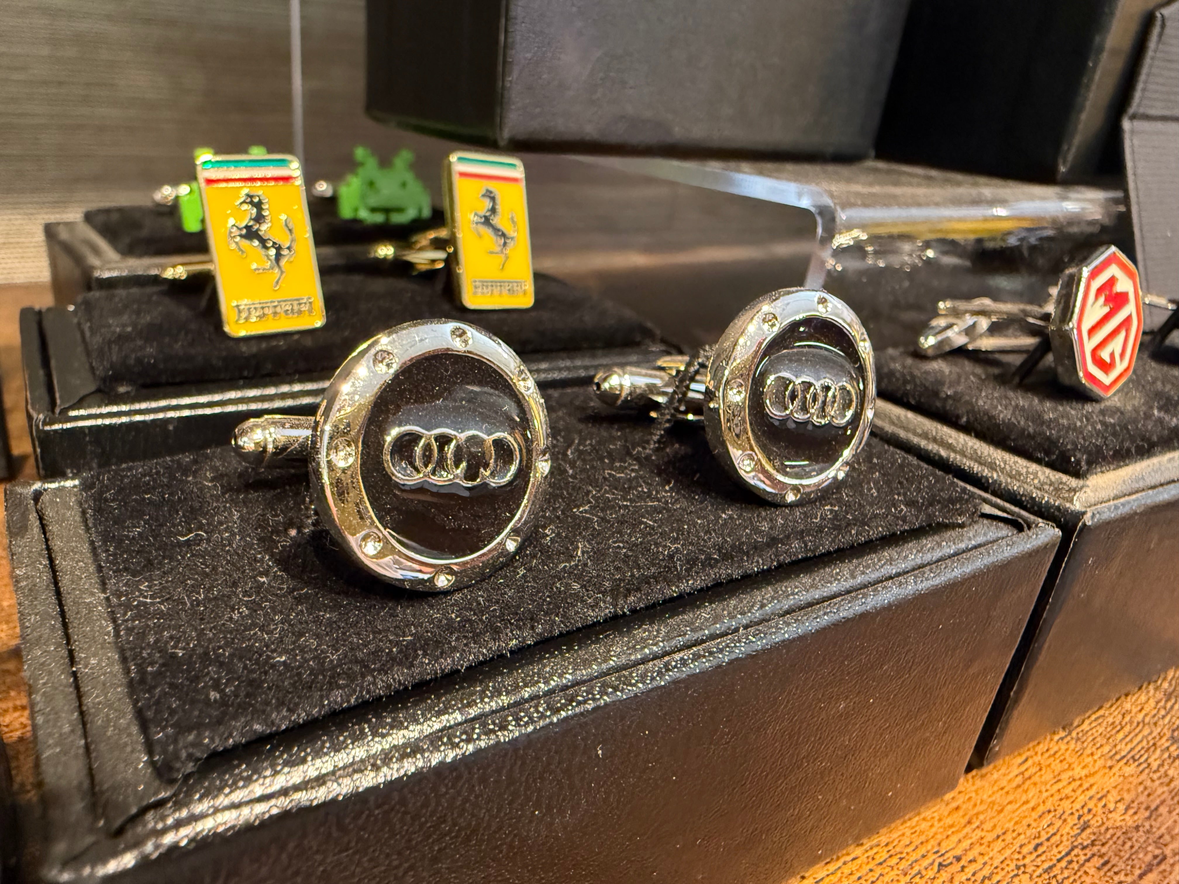 Cool Men's Cuff Links / Car / Airplane / Cufflinks