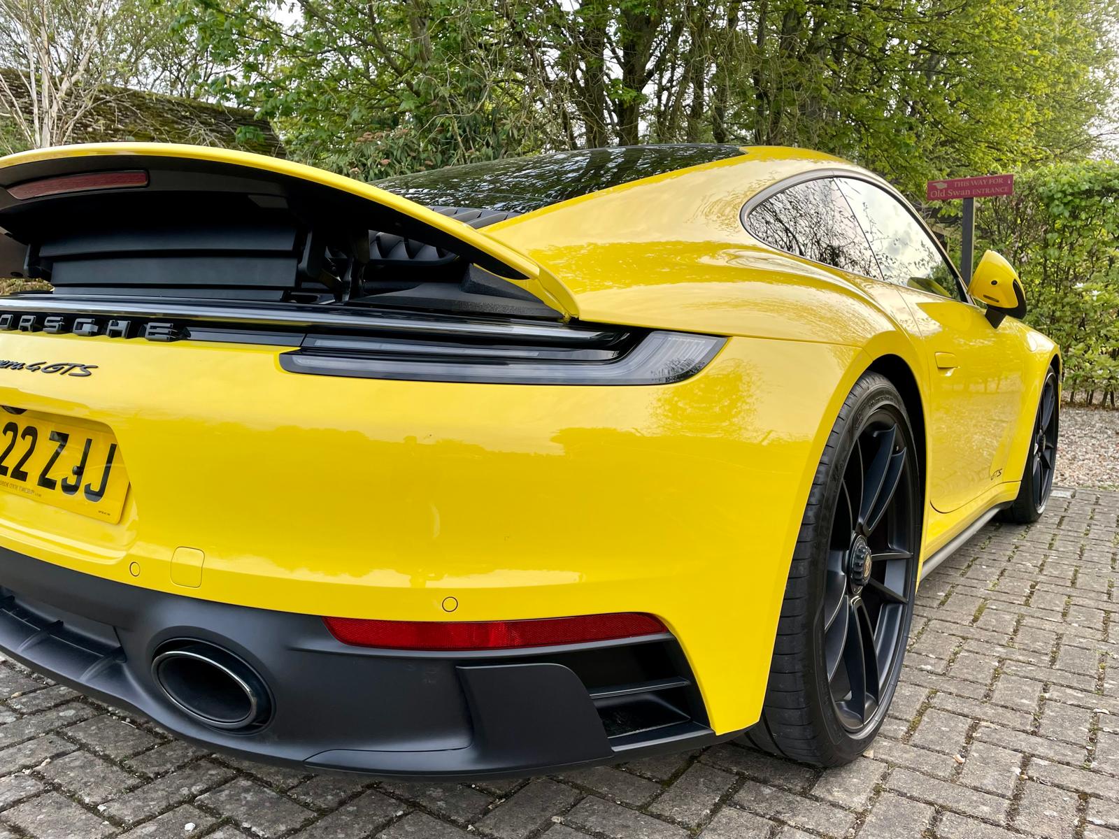 Porsche 911 Carrera 4 GTS