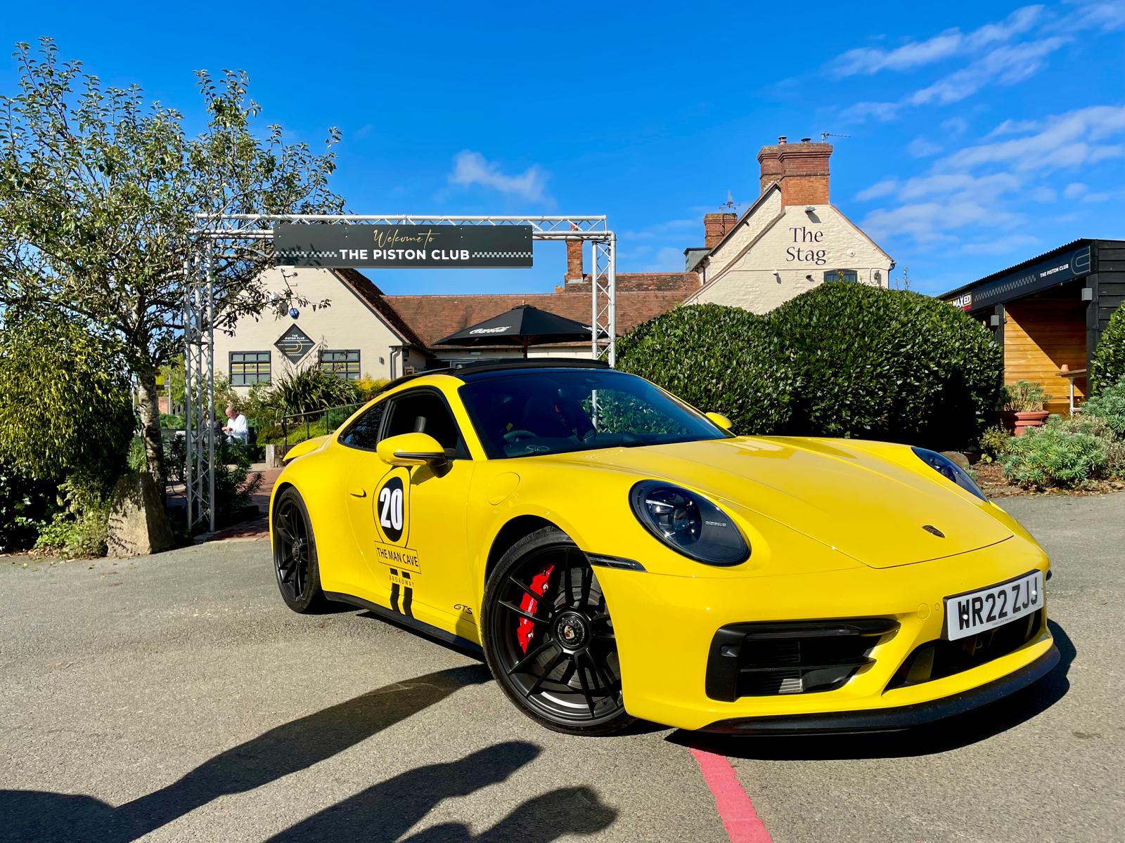 Porsche 911 Carrera 4 GTS