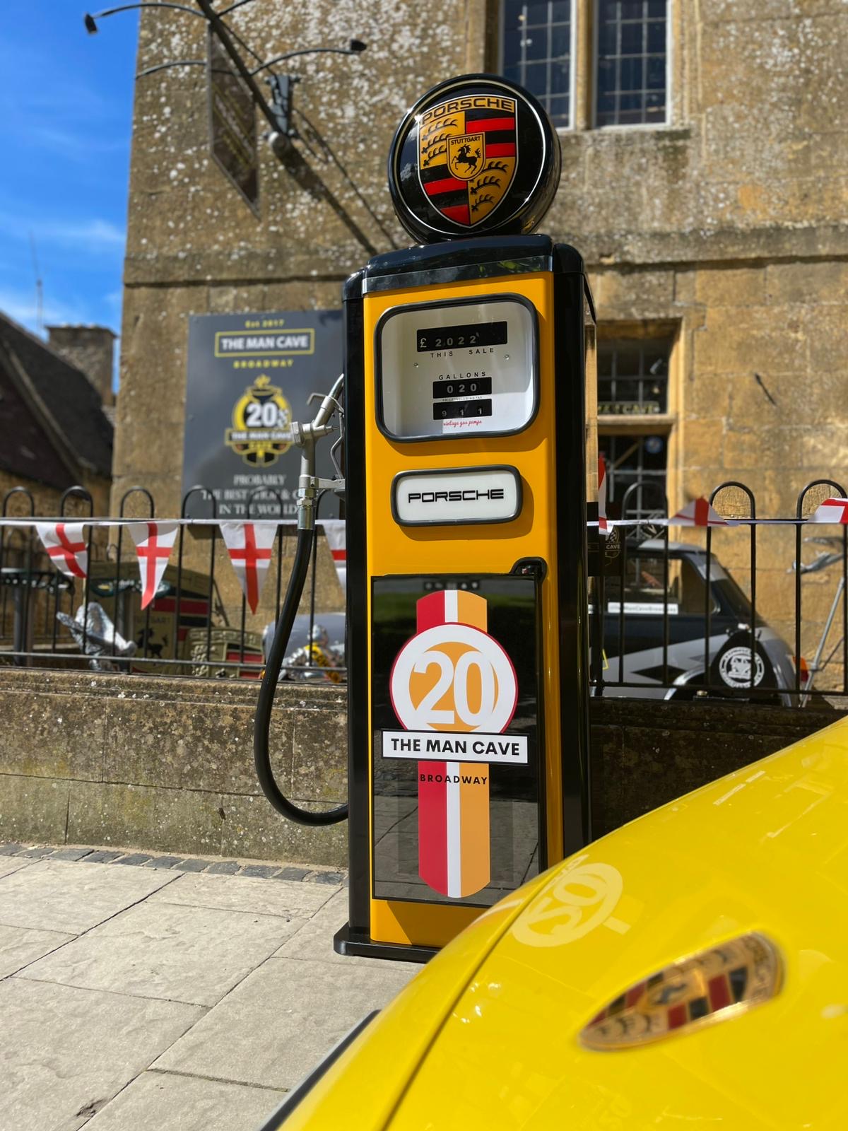 Vintage Style Petrol/Gas Pump with Integral Beer Fridge/Wine Chiller