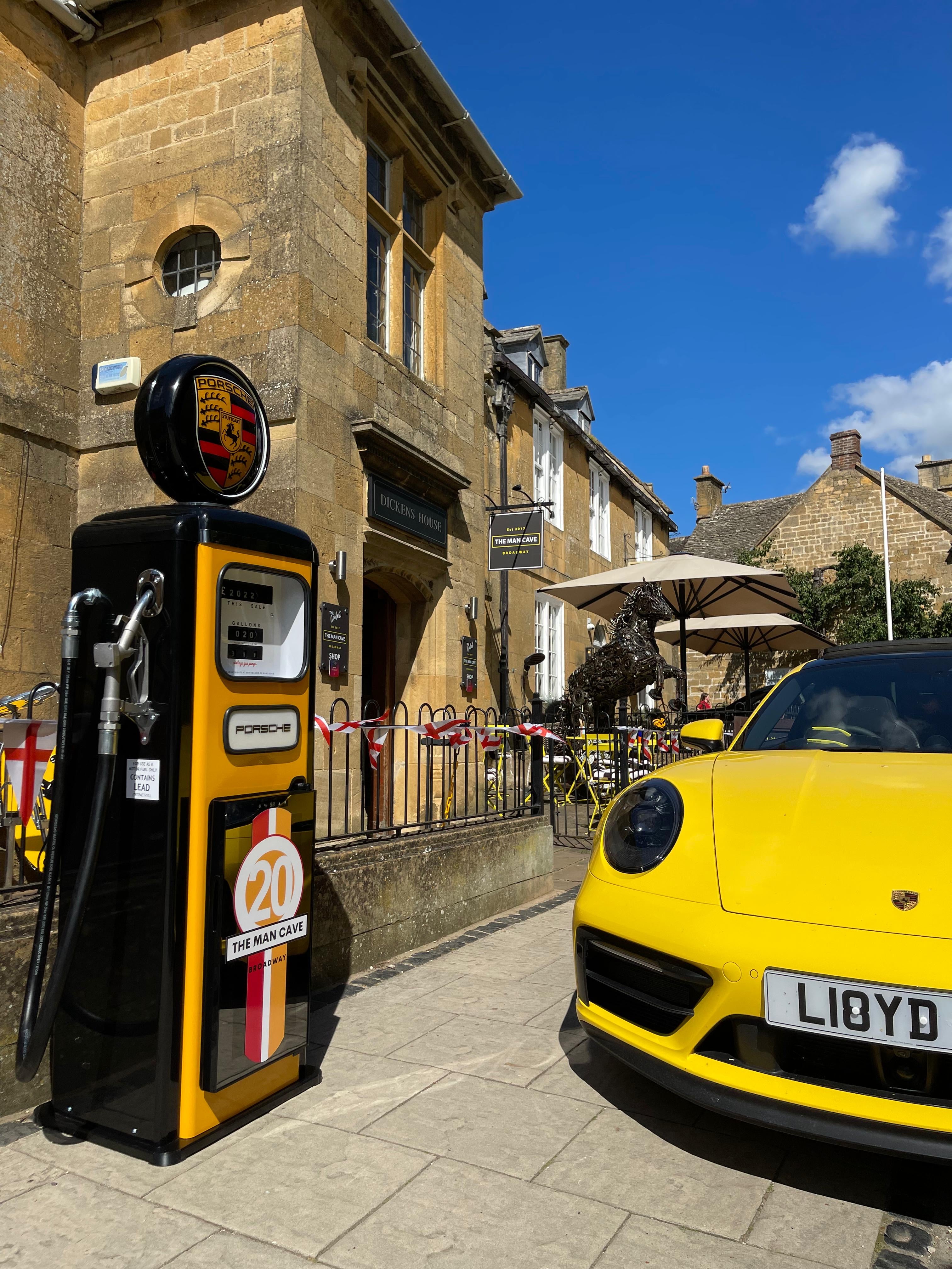 Vintage Style Petrol/Gas Pump with Integral Beer Fridge/Wine Chiller