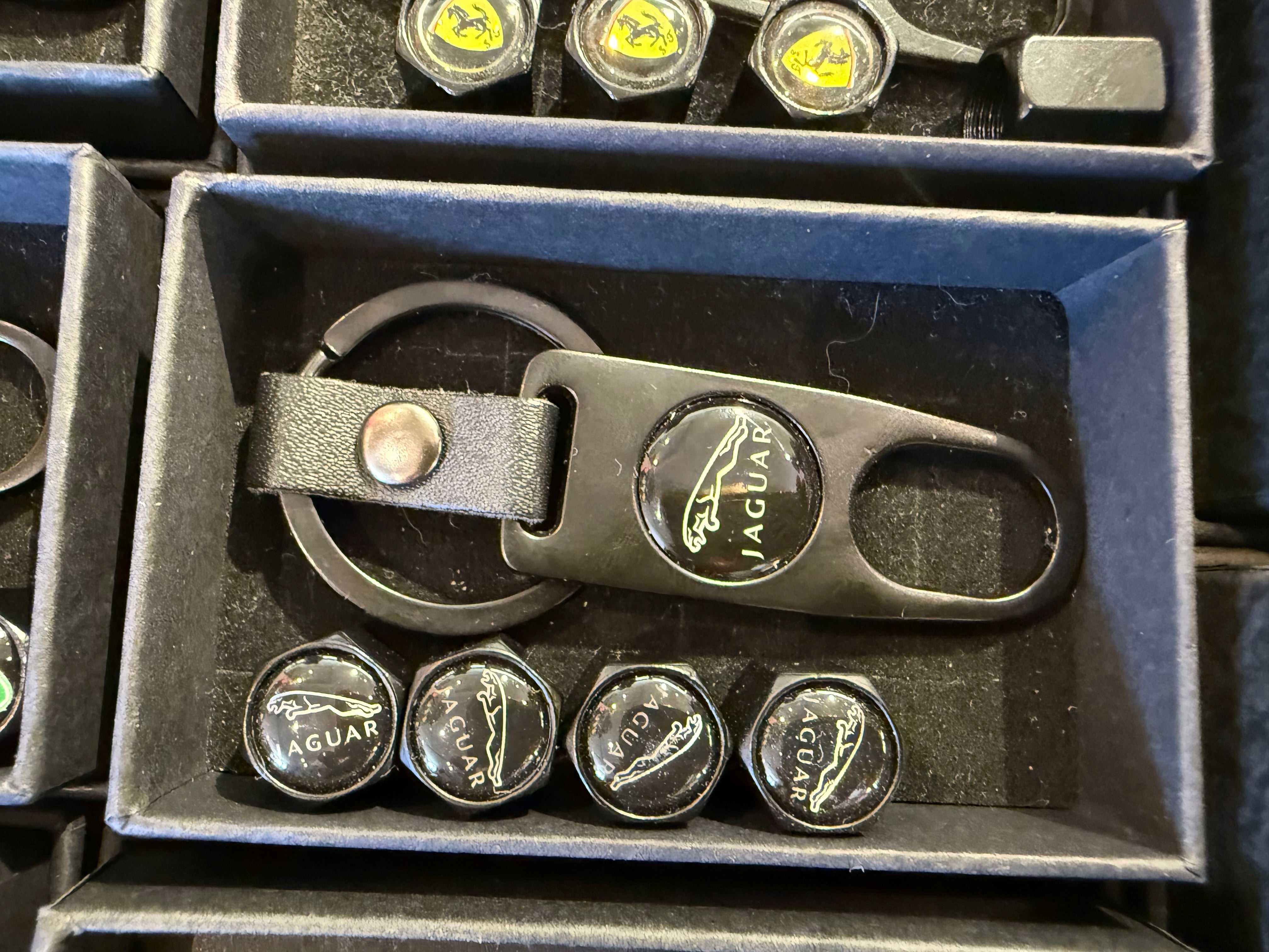 Car / SUPER CAR Dust Valve Cap Set