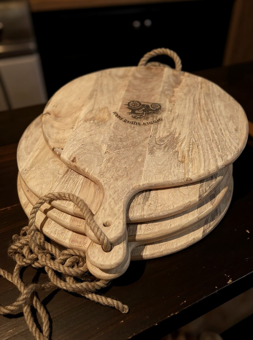 DIDDLY SQUAT FARM JEREMYS WOOD LUXURIOUSCHOPPING BOARD CLARKSONS FARM