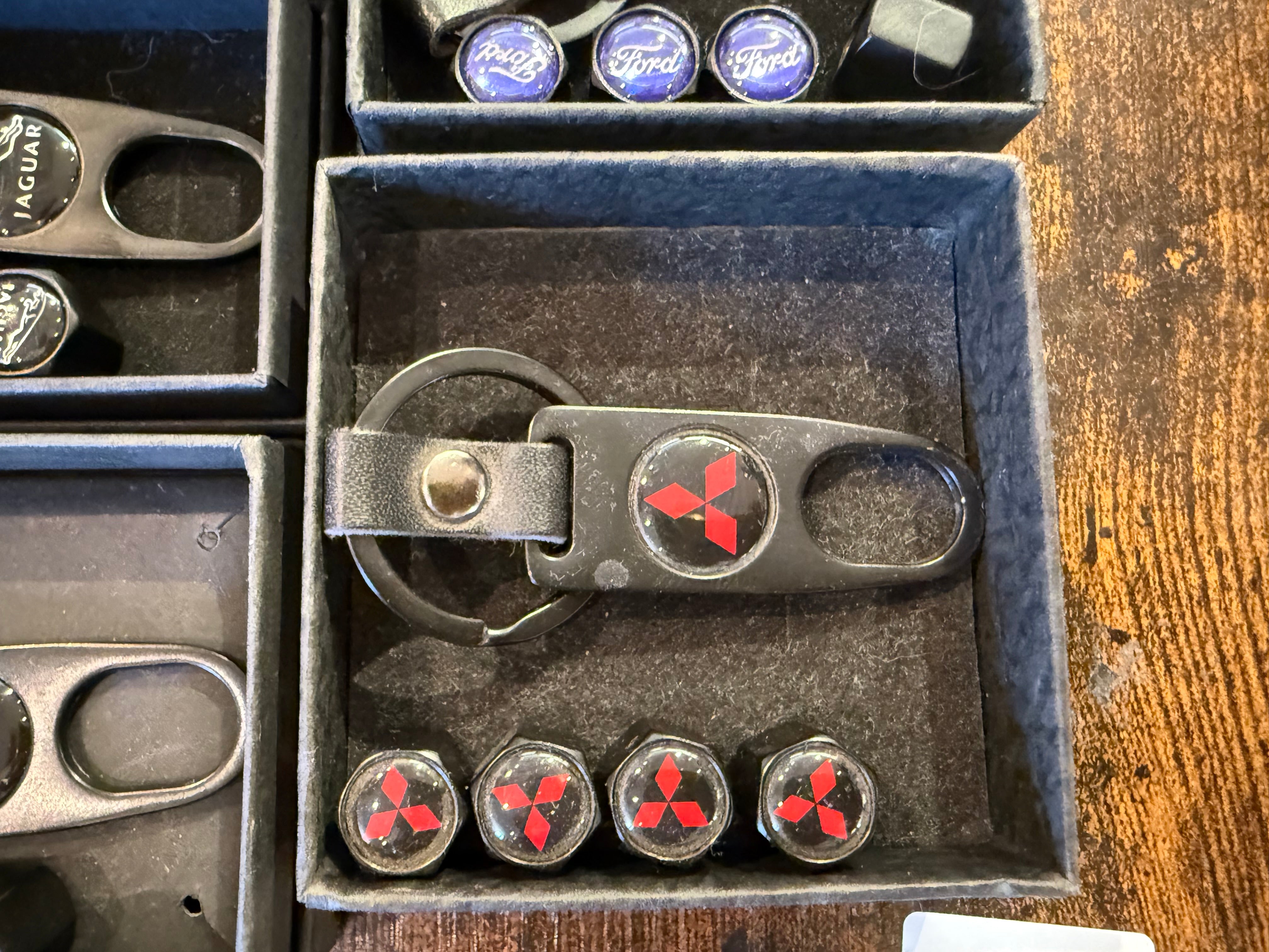 Car / SUPER CAR Dust Valve Cap Set