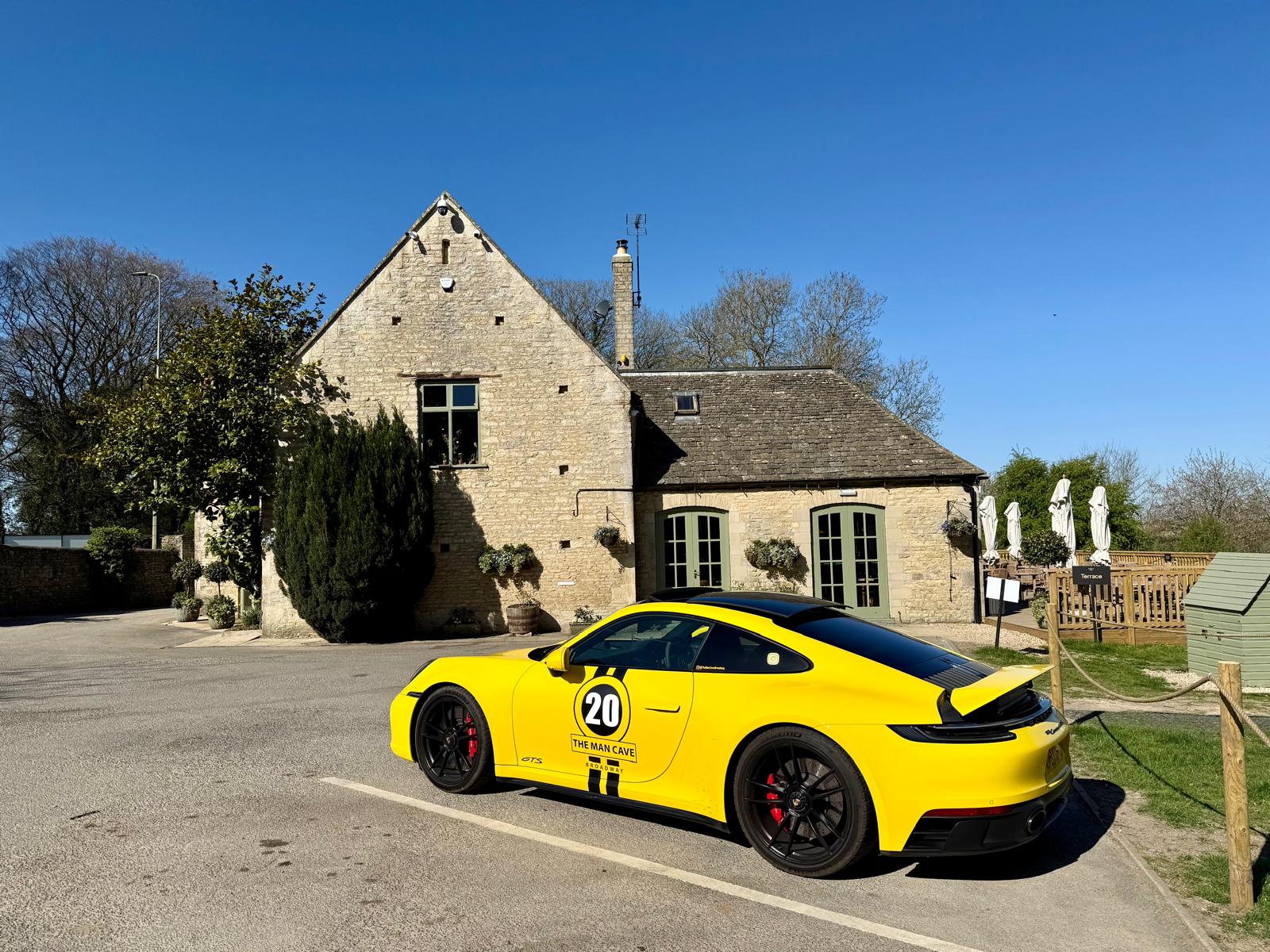 Porsche 911 Carrera 4 GTS
