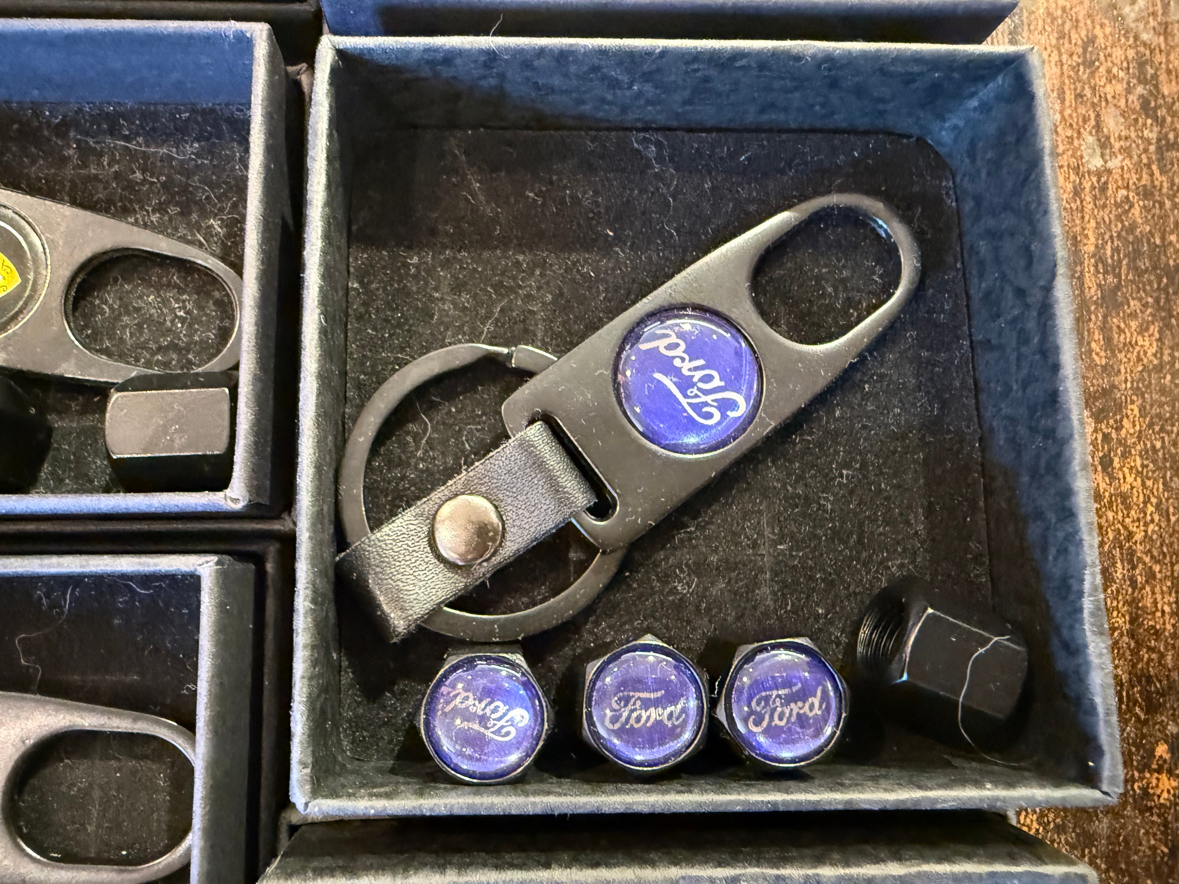 Car / SUPER CAR Dust Valve Cap Set