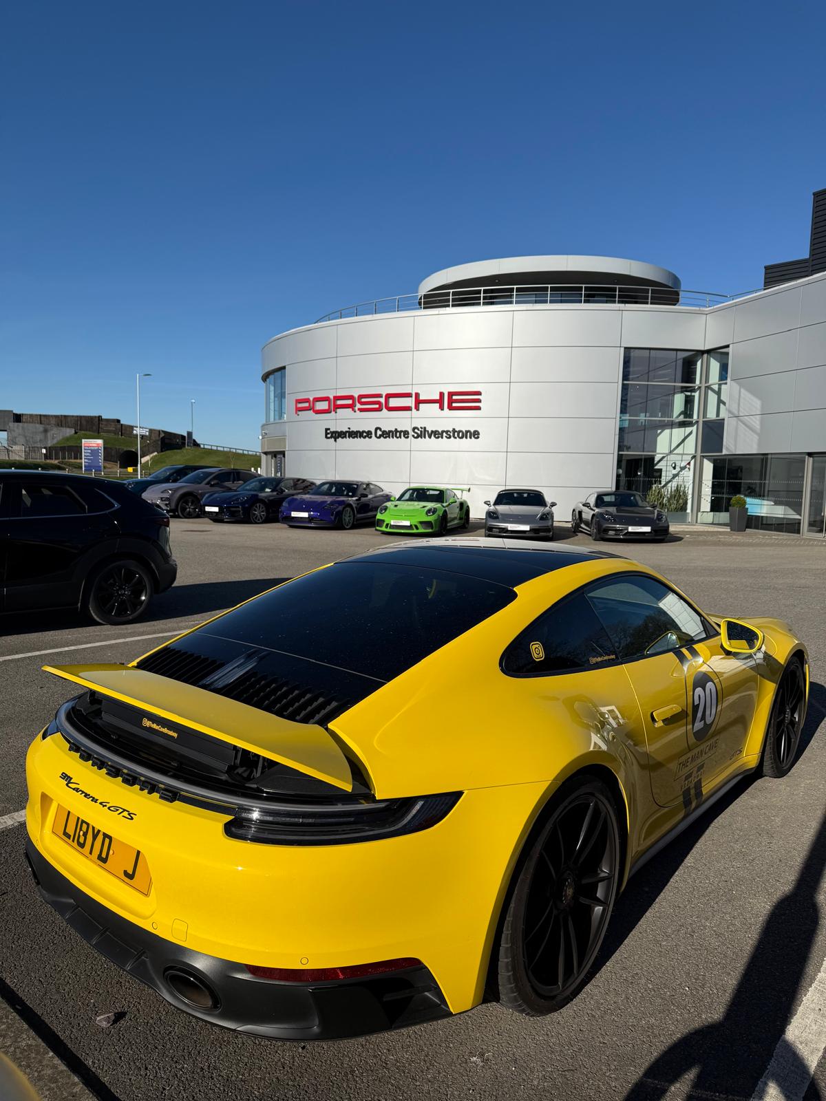 Porsche 911 Carrera 4 GTS