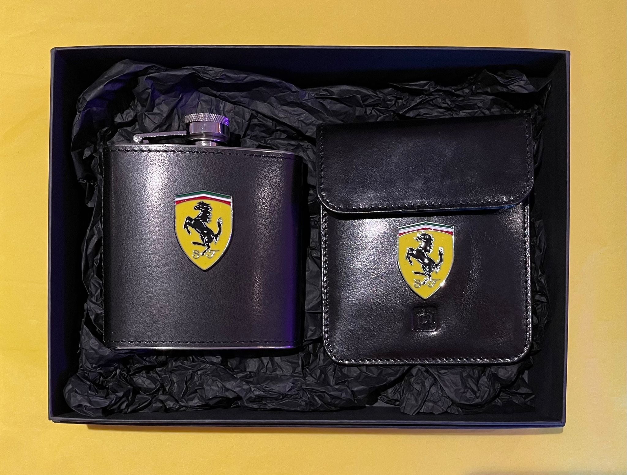 HIP FLASK / KEY POUCH / GIFT SET / RFID / PORSCHE / LAMBORGHINI / FERRAI / KEY RING / SOFT LEATHER