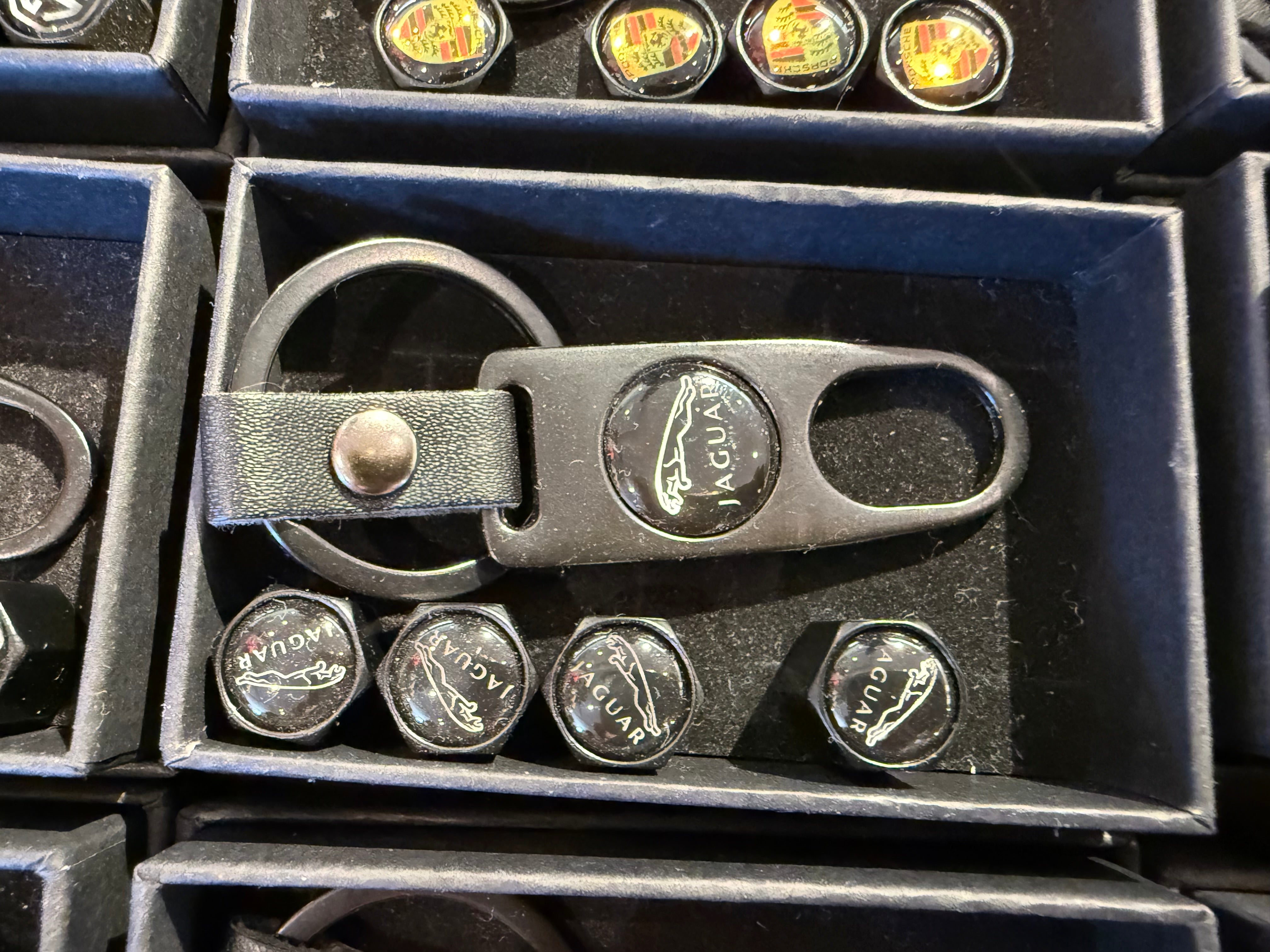 Car / SUPER CAR Dust Valve Cap Set