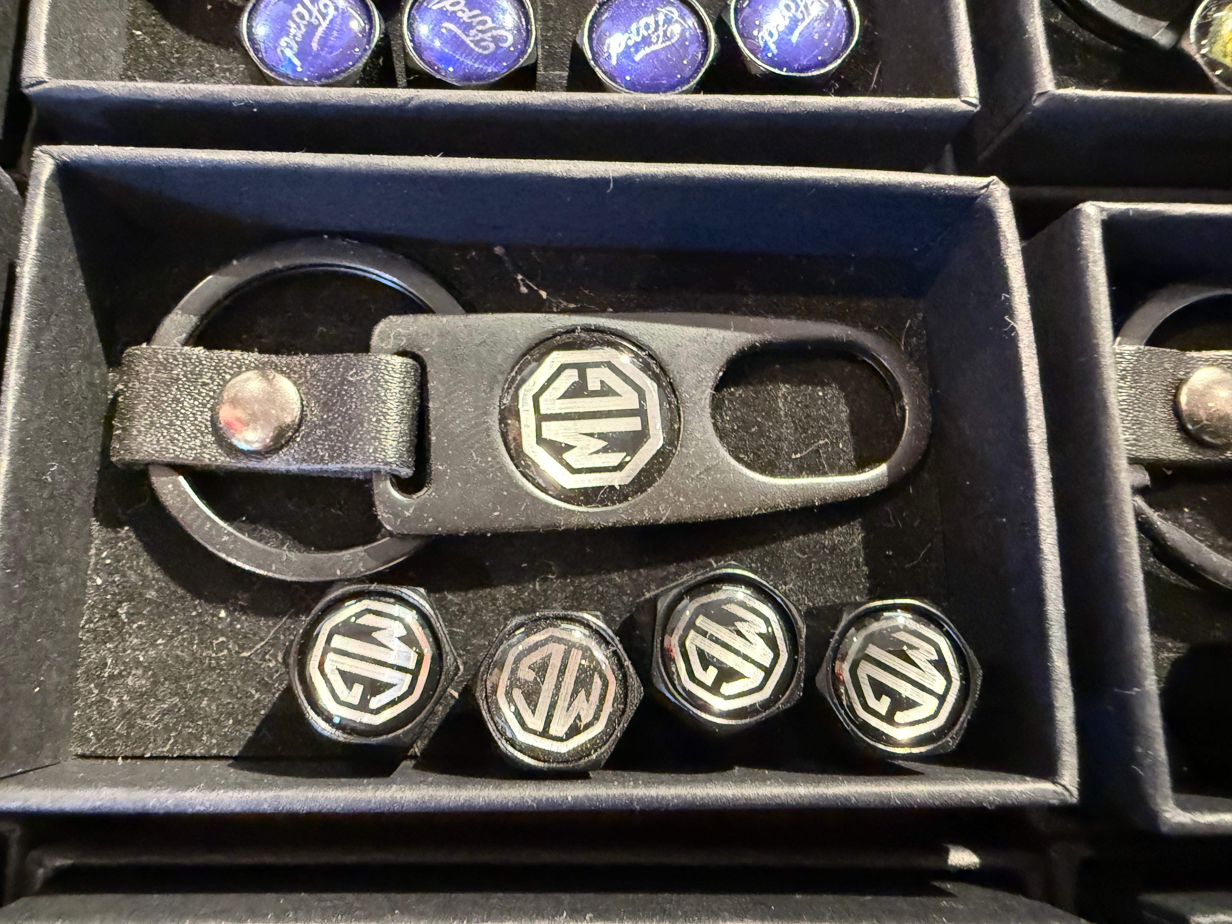 Car / SUPER CAR Dust Valve Cap Set