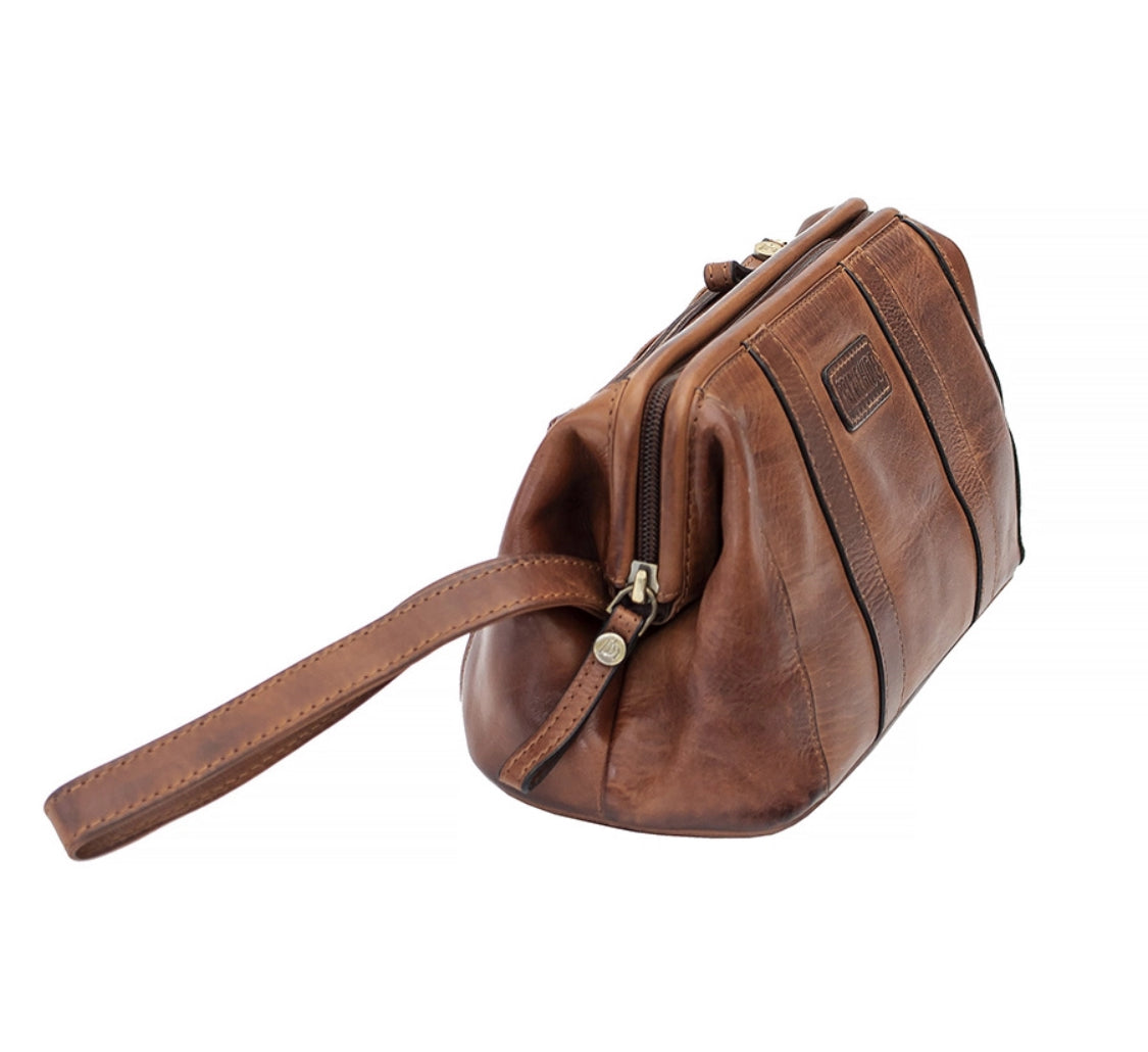 LEATHER RIDGEBACK TRAVEL WASHBAG