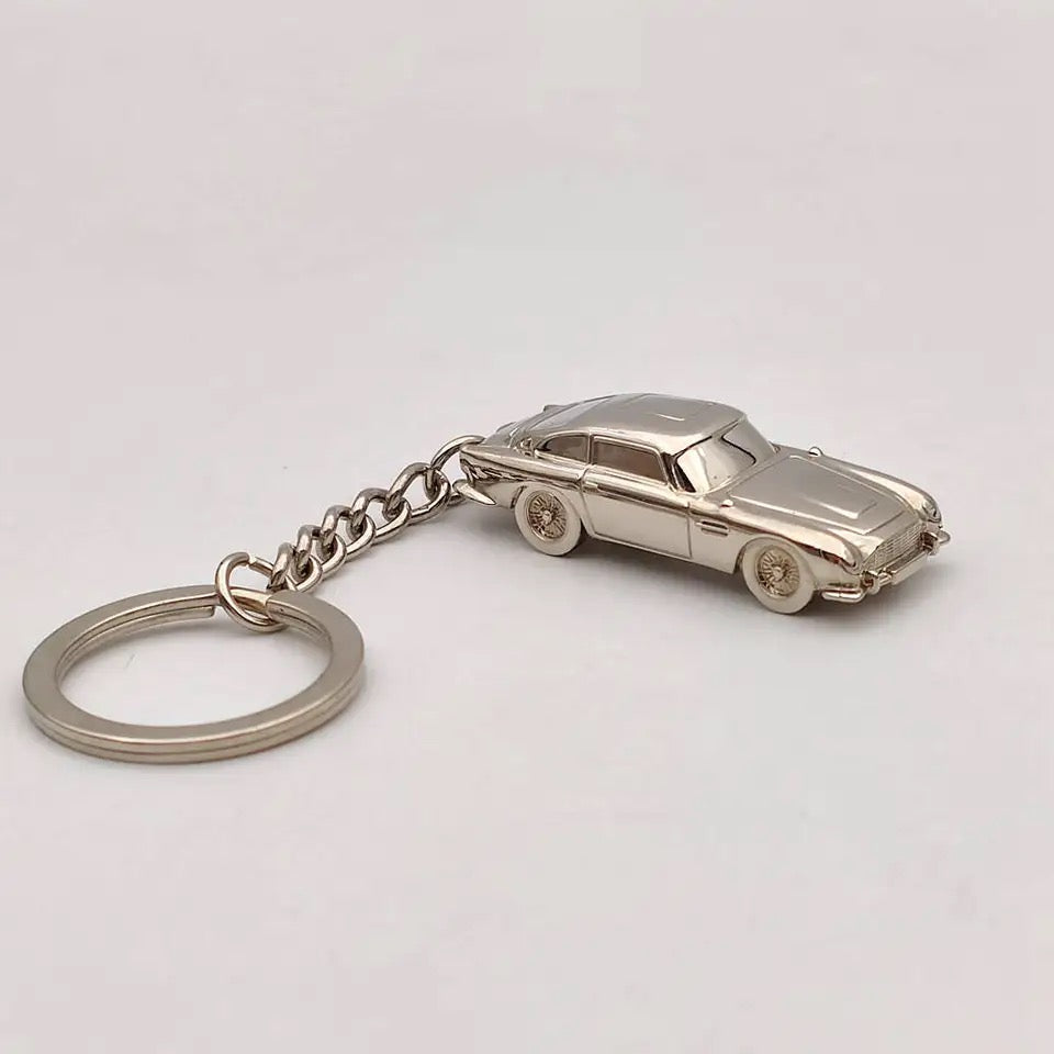 007 SPECTRE ASTON MARTIN DB10/DB5 KEY CHAIN / JAMES BOND