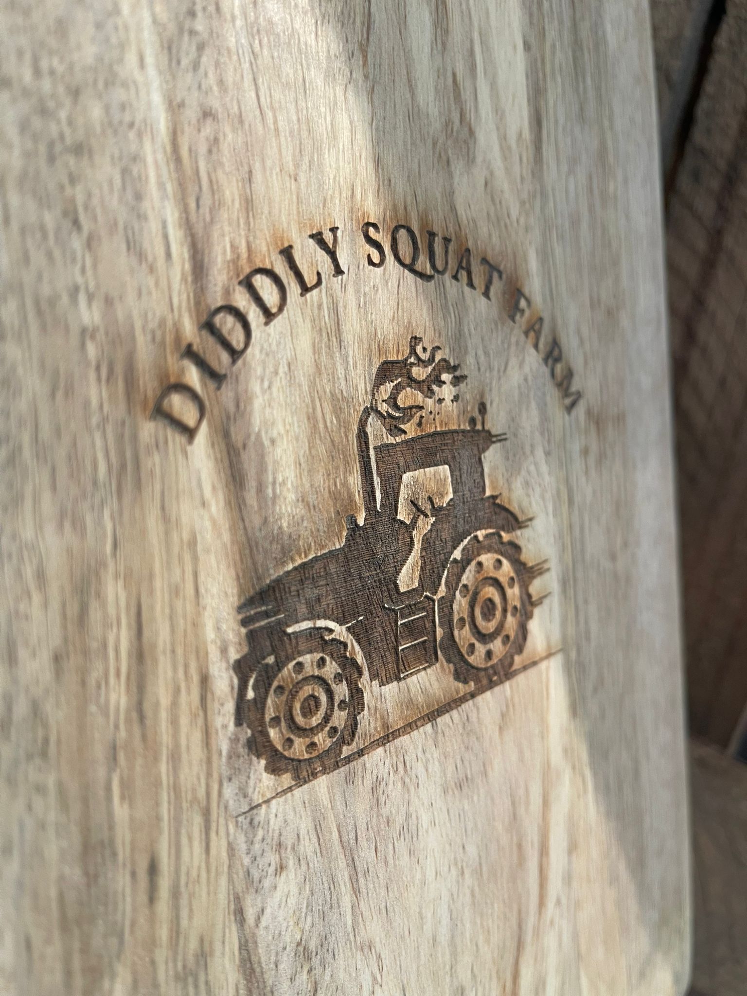 DIDDLY SQUAT FARM JEREMYS WOOD LUXURIOUS CHOPPING BOARD CLARKSONS FARM