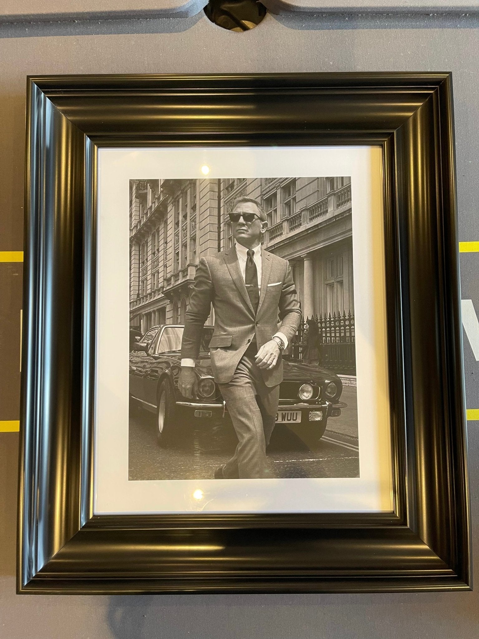 ART CAVE - JAMES BOND ROGER MOORE / DANIEL CRAIG 007 - The Man Cave Broadway