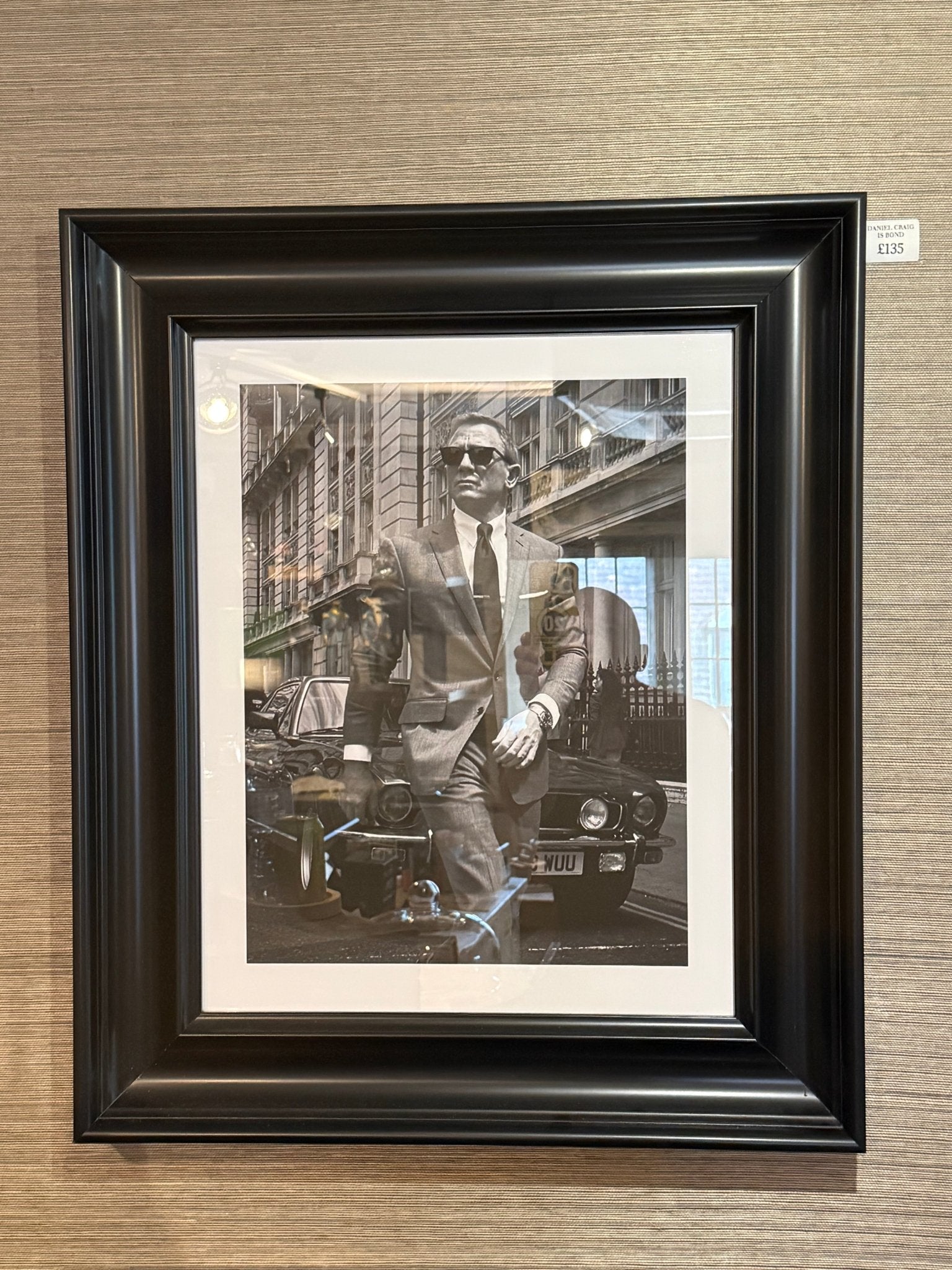 ART CAVE - JAMES BOND ROGER MOORE / DANIEL CRAIG 007 - The Man Cave Broadway