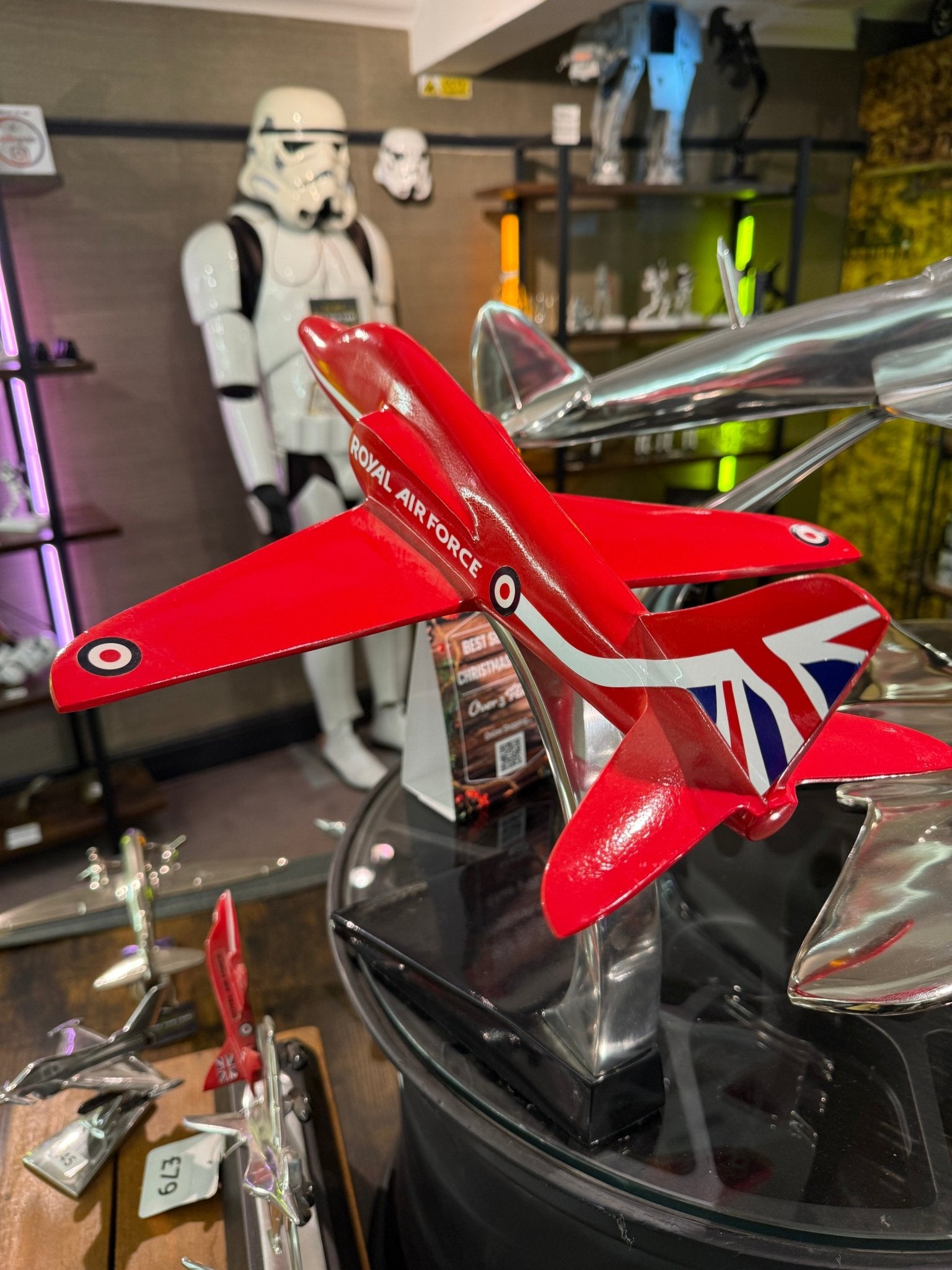 BAE HAWK ‘Red Arrows’ Display Piece Aircraft / Airplane Model 40cm - The Man Cave Broadway