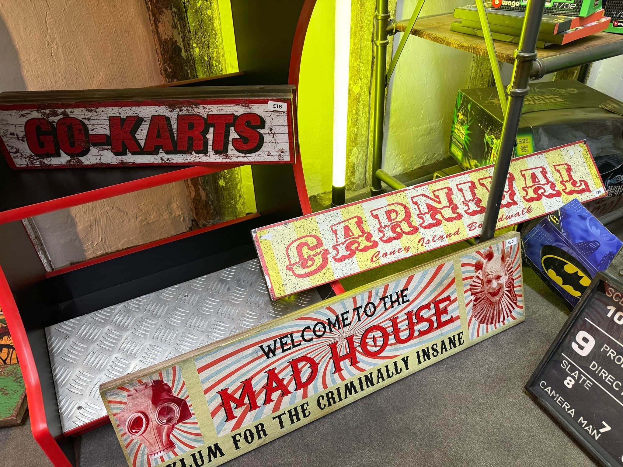 RETRO WOODEN BAR MAN CAVE SIGNS / ZOLTAR / AMUSEMENTS ETC - The Man Cave Broadway