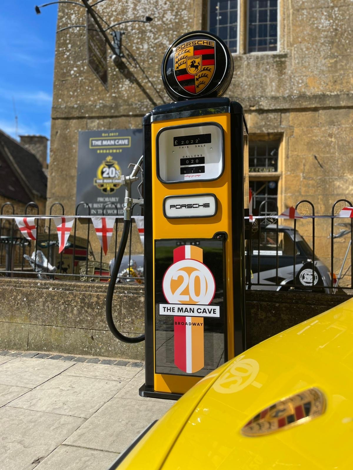 Vintage Style Petrol/Gas Pump with Integral Beer Fridge/Wine Chiller - The Man Cave Broadway