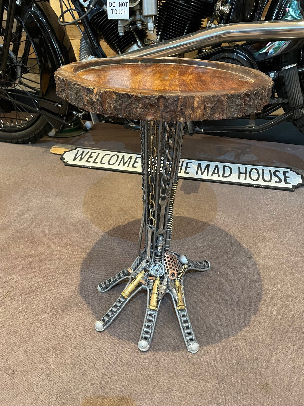 UPCYCLED CAR PARTS METAL & WOOD Hand Table – The Man Cave Broadway